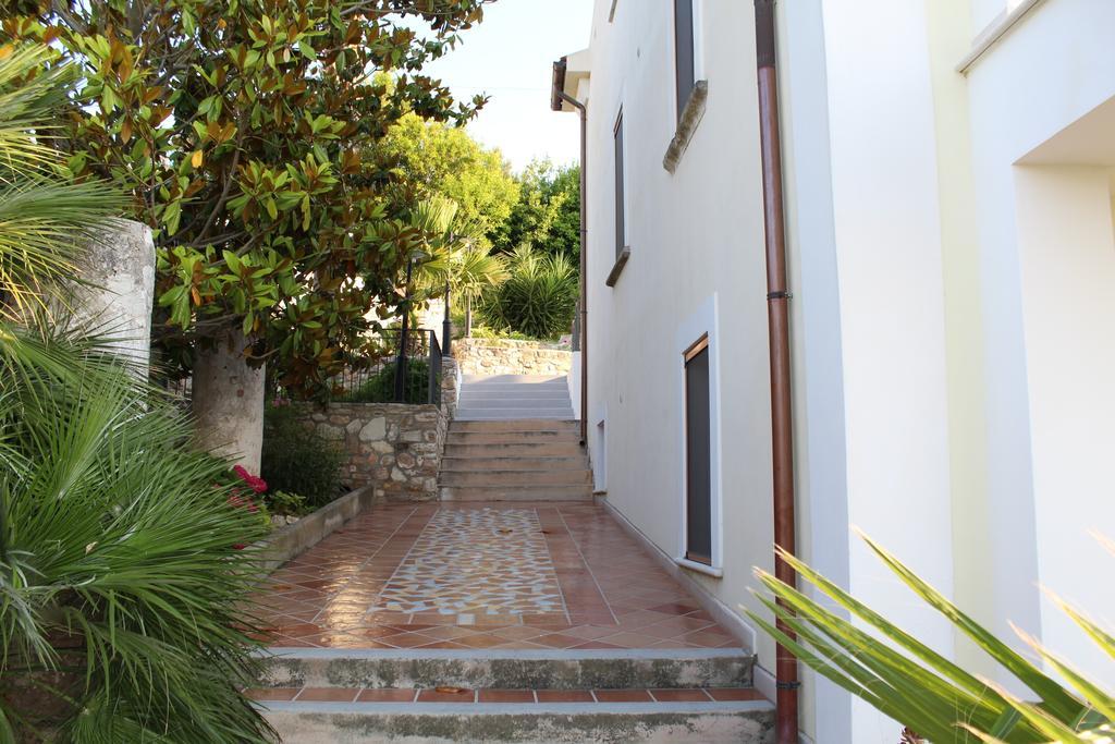 Albergo Villa Vittoria Rodi Garganico Exterior foto
