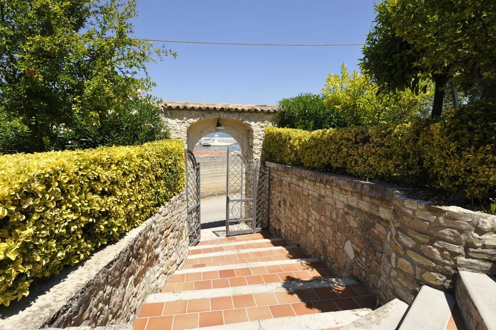 Albergo Villa Vittoria Rodi Garganico Exterior foto