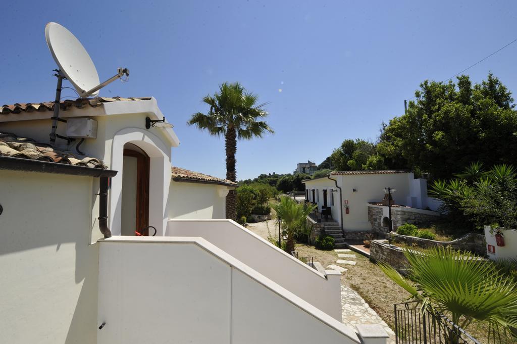 Albergo Villa Vittoria Rodi Garganico Exterior foto
