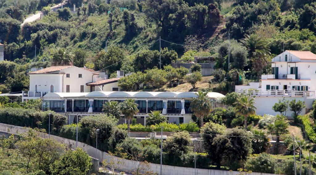 Albergo Villa Vittoria Rodi Garganico Exterior foto